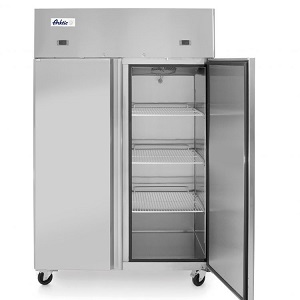 Refrigerated and freezer cabinets