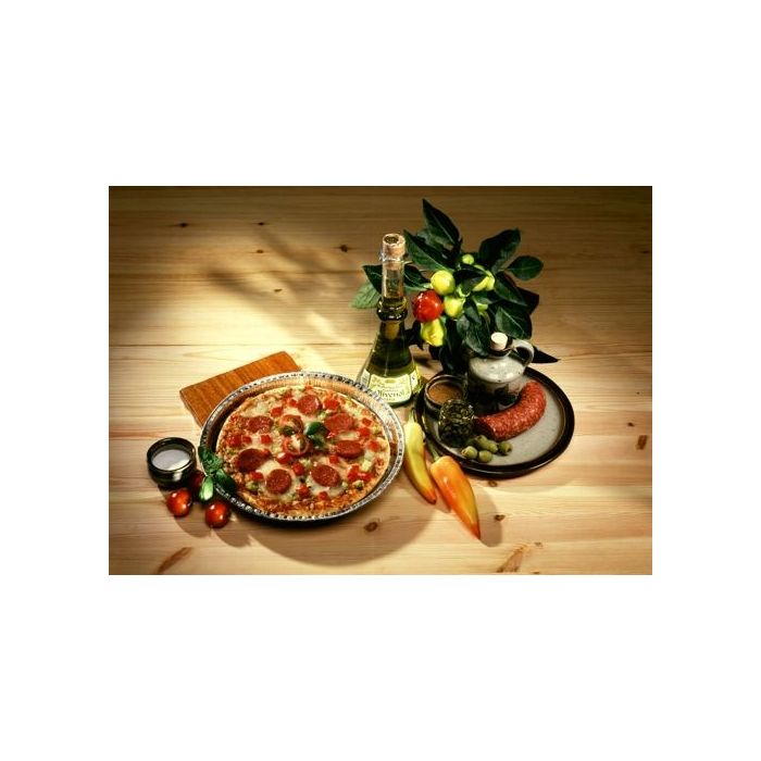 Round aluminium mould diameter 25cm, height 1,5cm, price per package 25pcs."
