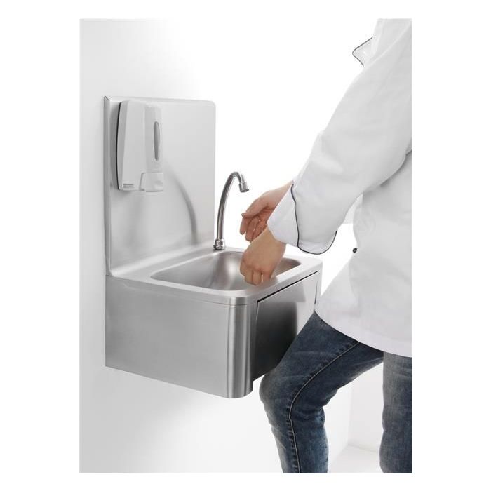 Touchless kitchen sink