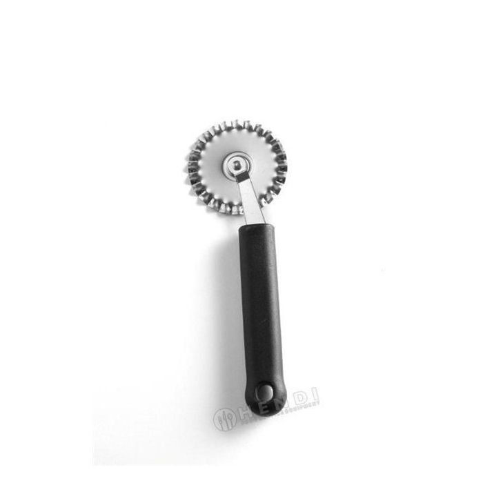 Pastry cutter with corrugated blade