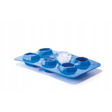 Ice cube tray in the shape of a gemstone